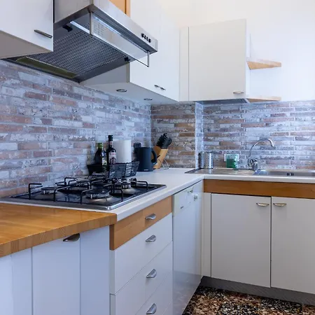 Apartament Housmart Galeotti 16 *