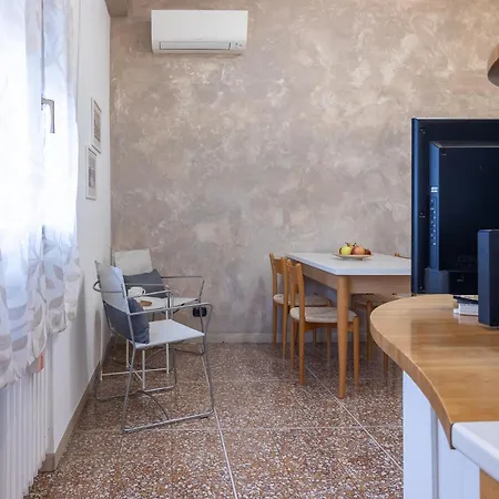 Housmart Galeotti 16 Lejlighed Bologna