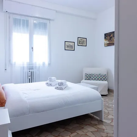 Housmart Galeotti 16 דירה